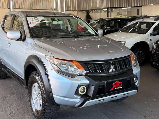 MITSUBISHI-L200 TRITON-2.4 16V TURBO DIESEL SPORT GLX CD 4P 4X4 MANUAL MITSUBISHI-L200 TRITON-2019