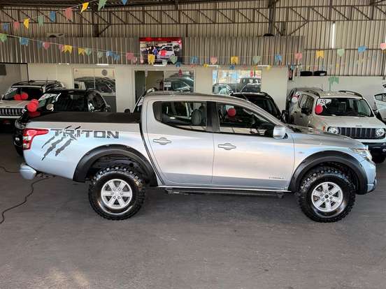 MITSUBISHI-L200 TRITON-2.4 16V TURBO DIESEL SPORT GLX CD 4P 4X4 MANUAL MITSUBISHI-L200 TRITON-2019