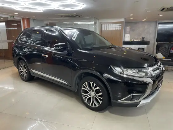 MITSUBISHI OUTLANDER 3.0 GT 4X4 V6 24V GASOLINA 4P AUTOMÁTICO
