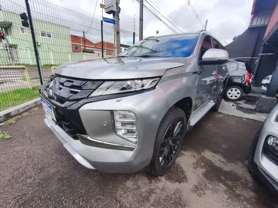 MITSUBISHI PAJERO SPORT 2.4 16V MIVEC TURBO DIESEL LEGEND BLACK AWD AUTOMÁTICO