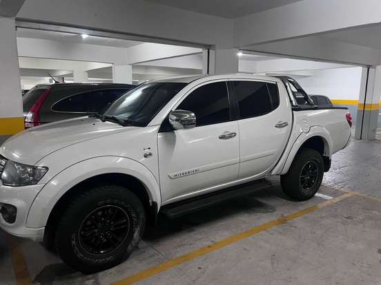 MITSUBISHI-L200 TRITON-3.5 HPE 4X4 CD V6 24V FLEX 4P AUTOMÁTICO MITSUBISHI-L200 TRITON-2016