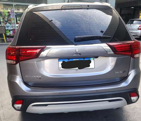 MITSUBISHI-OUTLANDER-2018