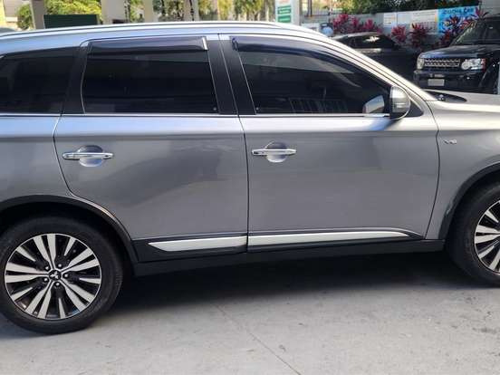 MITSUBISHI-OUTLANDER-3.0 MIVEC V6 GASOLINA HPE-S AWD AUTOMÁTICO MITSUBISHI-OUTLANDER-2018