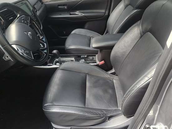 MITSUBISHI-OUTLANDER-3.0 MIVEC V6 GASOLINA HPE-S AWD AUTOMÁTICO MITSUBISHI-OUTLANDER-2018