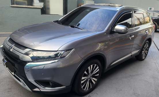 MITSUBISHI-OUTLANDER-2018