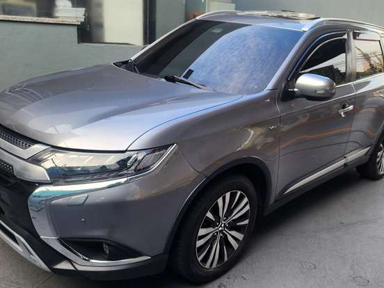 MITSUBISHI-OUTLANDER-3.0 MIVEC V6 GASOLINA HPE-S AWD AUTOMÁTICO MITSUBISHI-OUTLANDER-2018