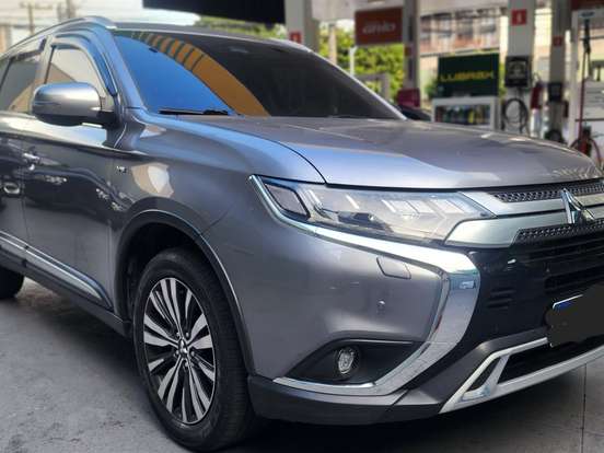 MITSUBISHI-OUTLANDER-3.0 MIVEC V6 GASOLINA HPE-S AWD AUTOMÁTICO MITSUBISHI-OUTLANDER-2018