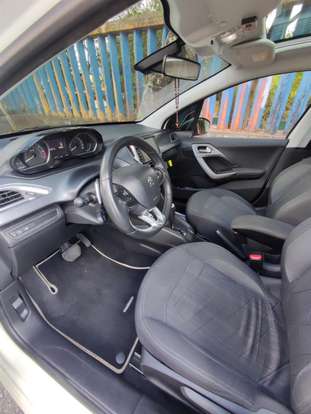 PEUGEOT-208-2014