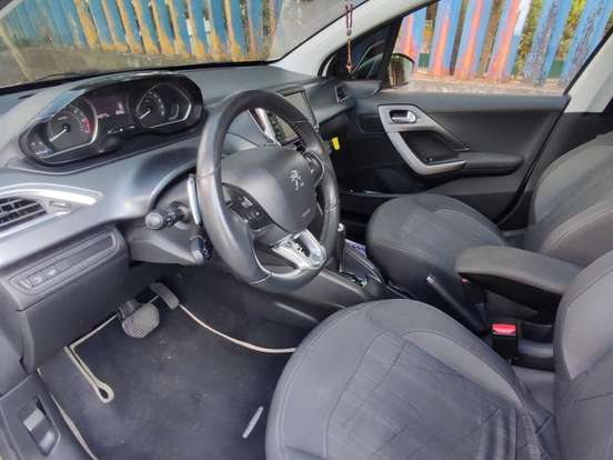 PEUGEOT-208-1.6 GRIFFE 16V FLEX 4P AUTOMÁTICO PEUGEOT-208-2014
