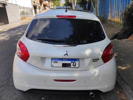 PEUGEOT-208-1.6 GRIFFE 16V FLEX 4P AUTOMÁTICO PEUGEOT-208-2014