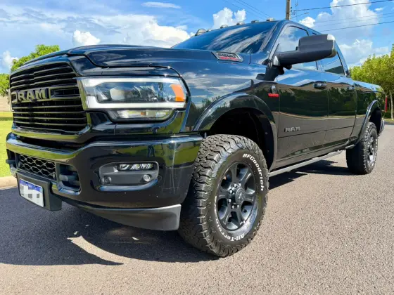 RAM 3500 6.7 I6 TURBO DIESEL LARAMIE NIGHT EDITION CD 4X4  AUTOMÁTICO