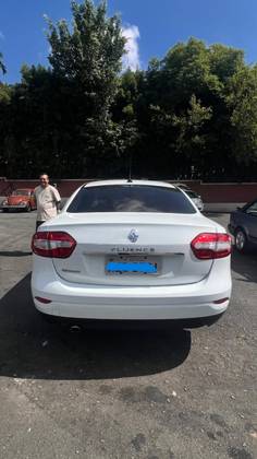 RENAULT FLUENCE 2.0 DYNAMIQUE PLUS 16V FLEX 4P AUTOMÁTICO