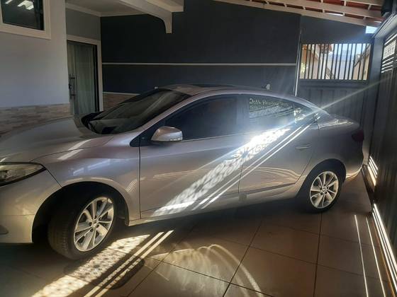 RENAULT FLUENCE 2.0 PRIVILÉGE 16V FLEX 4P AUTOMÁTICO