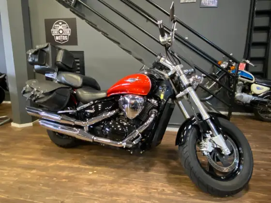 SUZUKI BOULEVARD M800 