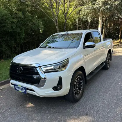 TOYOTA HILUX 2.8 D-4D TURBO DIESEL CD SRX 4X4 AUTOMÁTICO TOYOTA HILUX 2.8 D-4D TURBO DIESEL CD SRX 4X4 AUTOMÁTICO