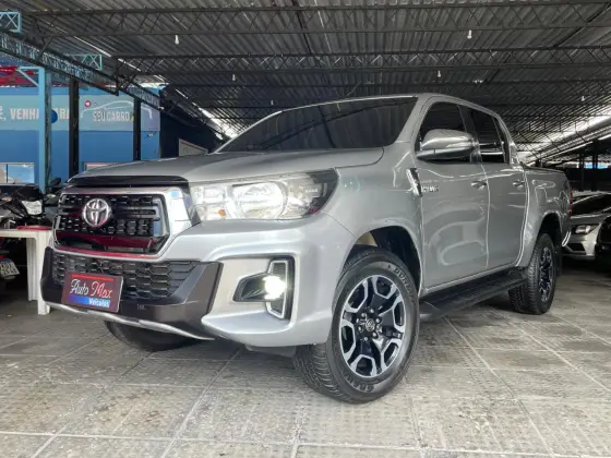 TOYOTA HILUX 2.8 SRV 4X4 CD 16V DIESEL 4P AUTOMÁTICO