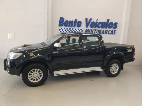 TOYOTA HILUX 3.0 SRV 4X4 CD 16V TURBO INTERCOOLER DIESEL 4P AUTOMÁTICO TOYOTA HILUX 3.0 SRV 4X4 CD 16V TURBO INTERCOOLER DIESEL 4P AUTOMÁTICO