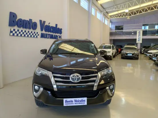 TOYOTA-HILUX SW4-2016
