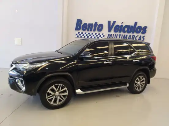 TOYOTA-HILUX SW4-2016