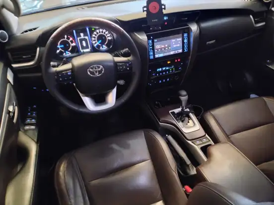 TOYOTA-HILUX SW4-2016
