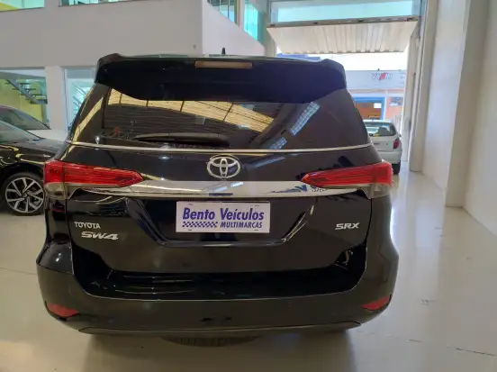 TOYOTA-HILUX SW4-2016