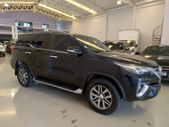TOYOTA-HILUX SW4-2016