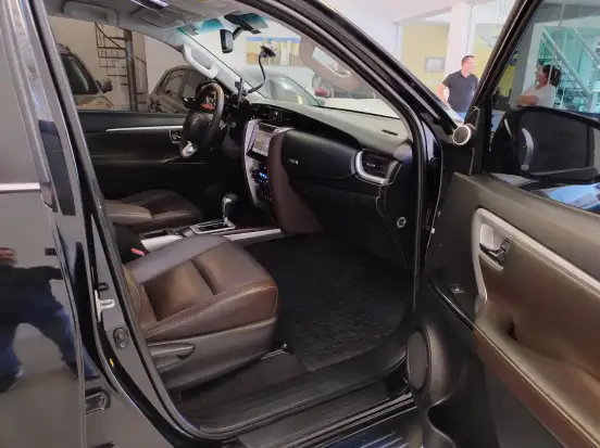 TOYOTA-HILUX SW4-2016