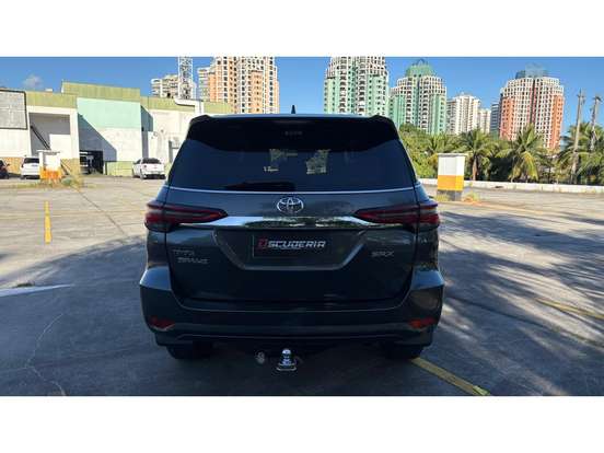 TOYOTA-HILUX SW4-2.8 D-4D TURBO DIESEL SRX 7L 4X4 AUTOMÁTICO TOYOTA-HILUX SW4-2021