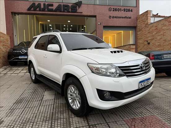 TOYOTA-HILUX SW4-2015