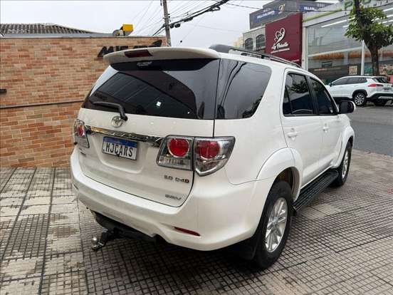 TOYOTA-HILUX SW4-2015