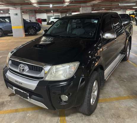 TOYOTA-HILUX-2011