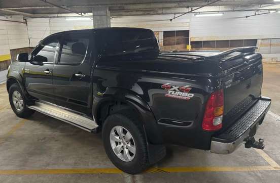 TOYOTA-HILUX-2011