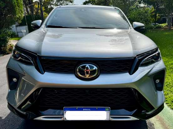 TOYOTA-HILUX SW4-2.8 D-4D TURBO DIESEL SRX PLATINUM 7L 4X4 AUTOMÁTICO TOYOTA-HILUX SW4-2024