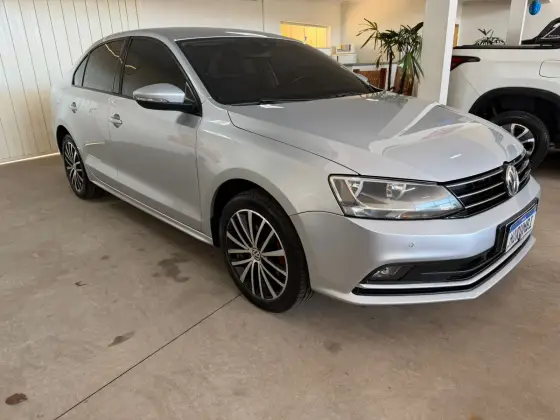 VOLKSWAGEN JETTA 2.0 COMFORTLINE FLEX 4P TIPTRONIC