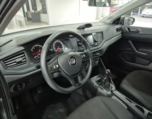 VOLKSWAGEN-POLO-2020