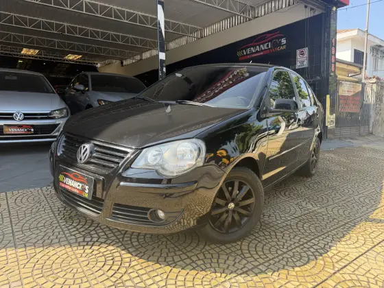 VOLKSWAGEN POLO SEDAN 1.6 8V GASOLINA 4P MANUAL