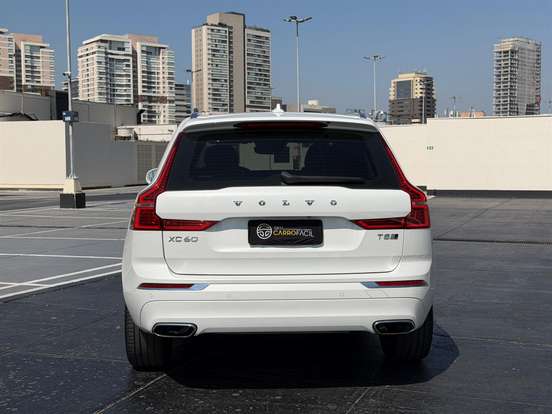 VOLVO-XC60-2018