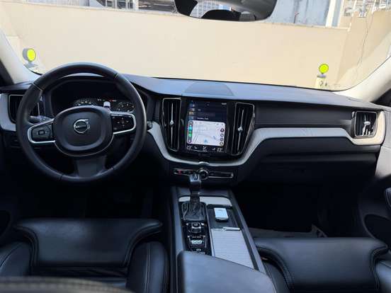 VOLVO-XC60-2018