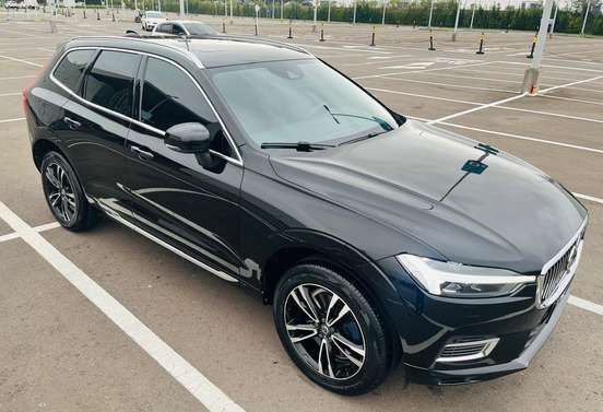 VOLVO-XC60-2021