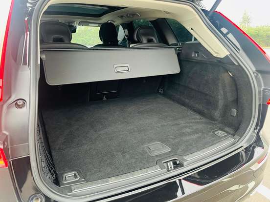VOLVO-XC60-2021