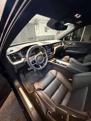 VOLVO-XC60-2019