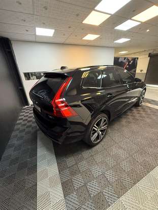 VOLVO-XC60-2019