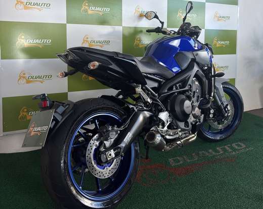 YAMAHA-MT-09-2021
