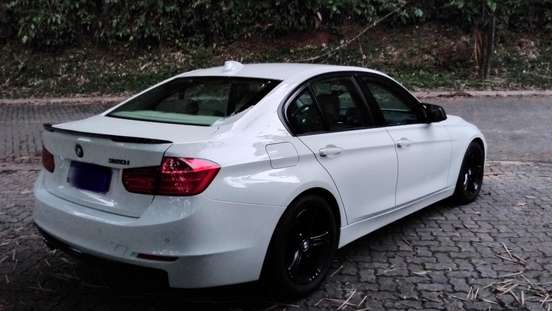 BMW-320i-2015