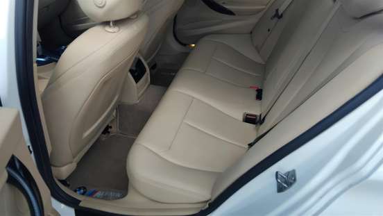 BMW-320i-2015