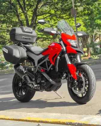 DUCATI HYPERMOTARD 821 