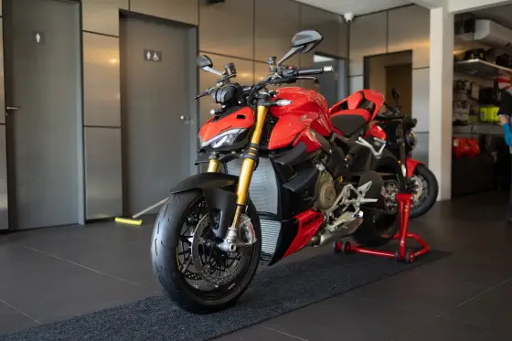 DUCATI STREETFIGHTER V4 S 