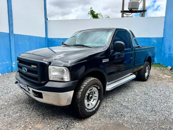 FORD F-250 3.9 XLT MAX POWER 4X4 CS DIESEL 2P MANUAL
