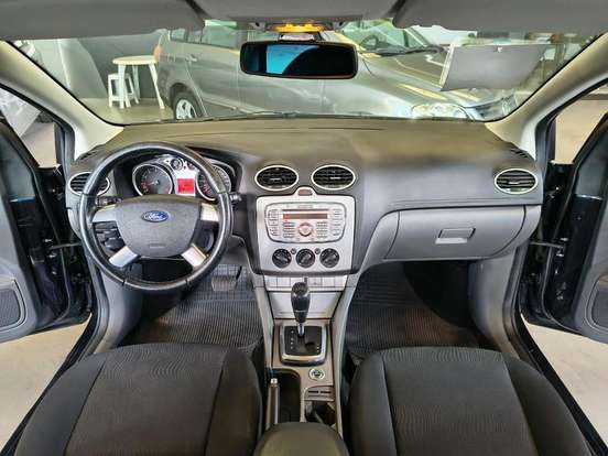 FORD-FOCUS-2011