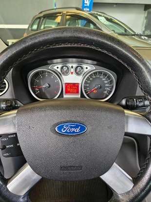 FORD-FOCUS-2011